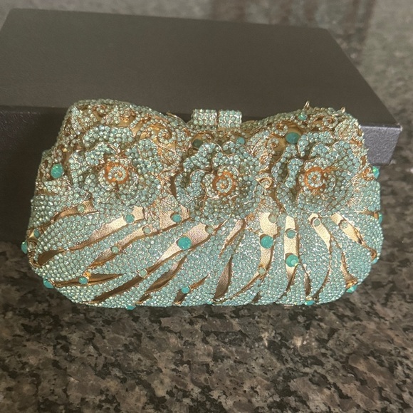 Gold and pale Green high quality Embellished Clutch NWT - Picture 3 of 13